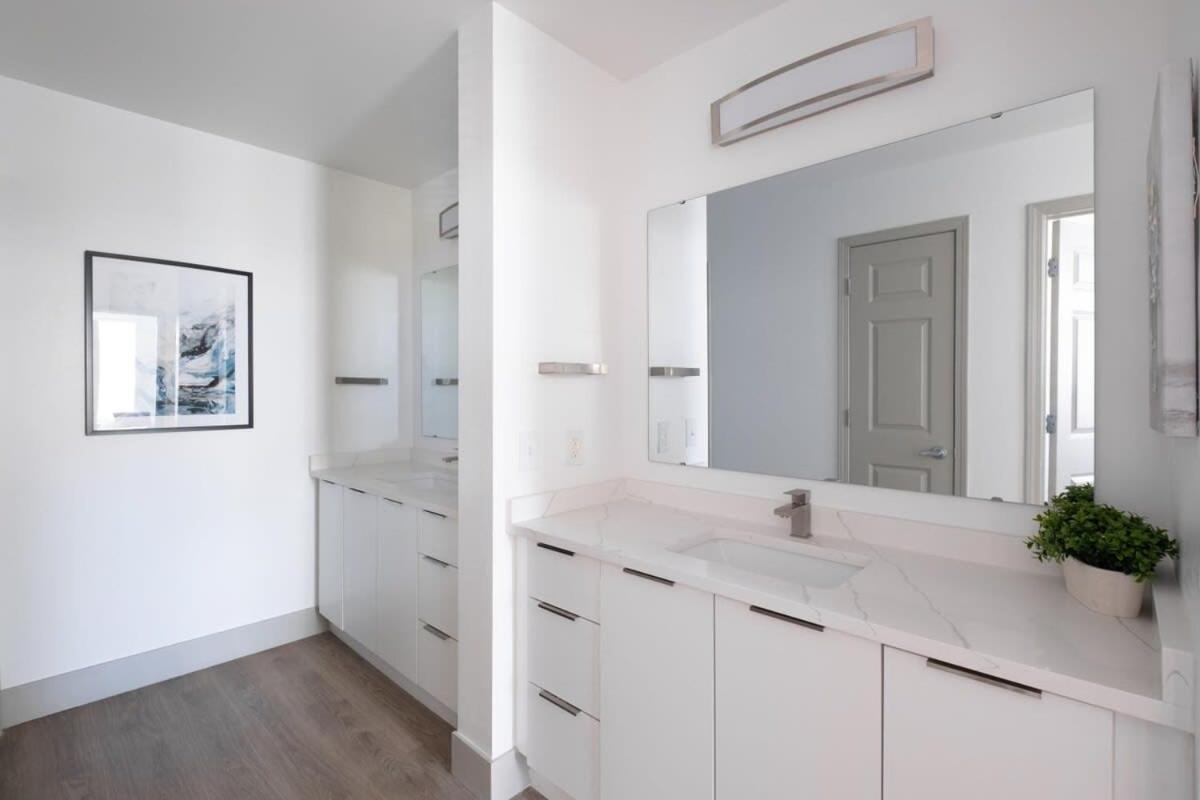 שרלוט 3Br Modern Downtown Apartment With Gym & Office מראה חיצוני תמונה
