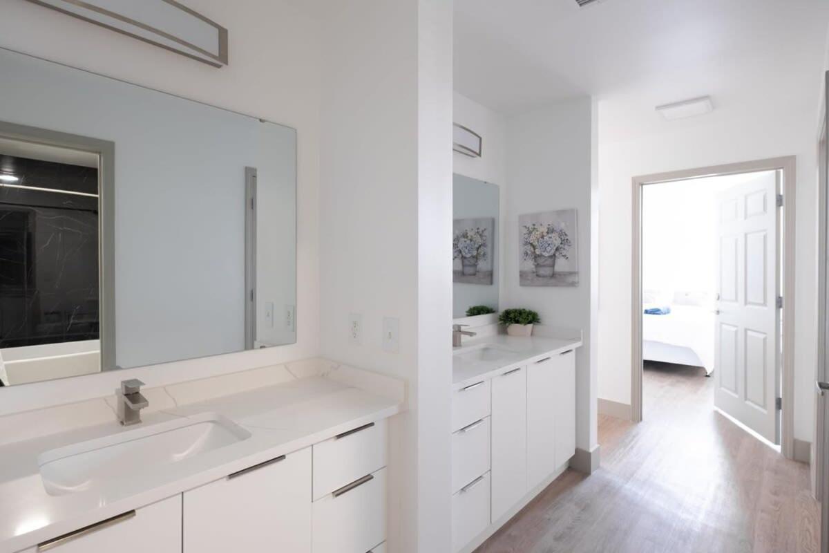 שרלוט 3Br Modern Downtown Apartment With Gym & Office מראה חיצוני תמונה