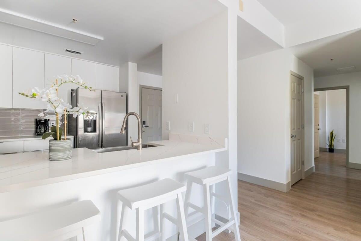 שרלוט 3Br Modern Downtown Apartment With Gym & Office מראה חיצוני תמונה