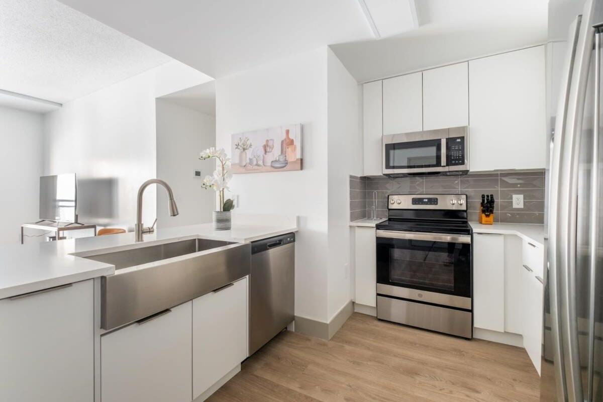 שרלוט 3Br Modern Downtown Apartment With Gym & Office מראה חיצוני תמונה